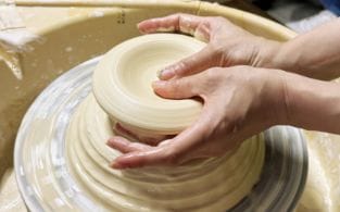 ろくろ体験の様子