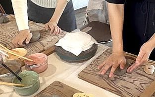 たたら体験の様子